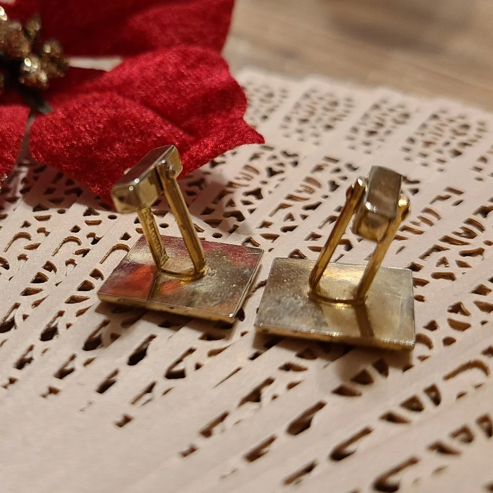 Cuff link clips